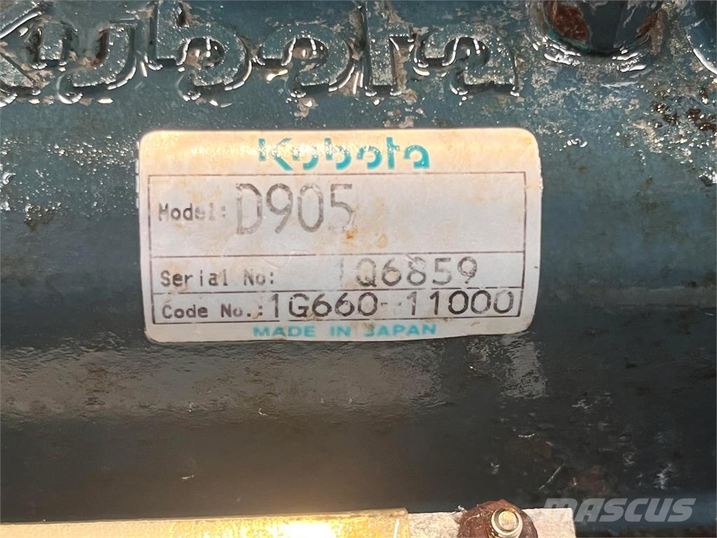 Kubota D905 motor Engines