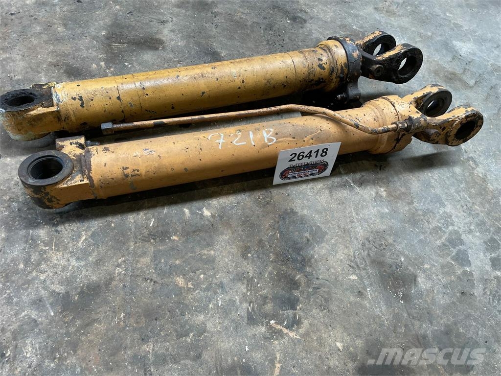  Løftecylinder til Case Læssemaskine Model 721B - 2 Hydraulika