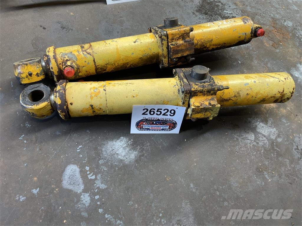  Løftecylinder til IH Læssemaskine Model 520A - 2 s Hydraulika