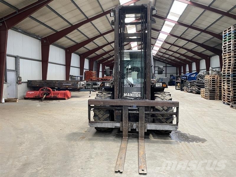 Manitou M50-4 gaffeltruck 4 x 4 - 5 ton Targoncák-Egyéb