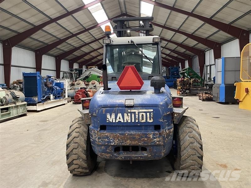 Manitou M50-4 gaffeltruck 4 x 4 - 5 ton Targoncák-Egyéb