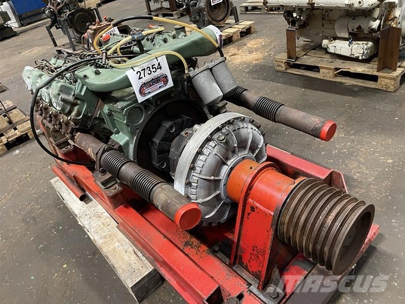 Mercedes-Benz V8 motor med turbokobling Engines
