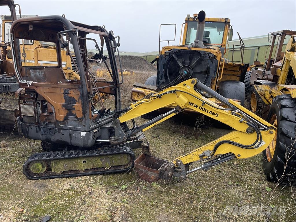 New Holland E19D - til ophug حفارات زحافة