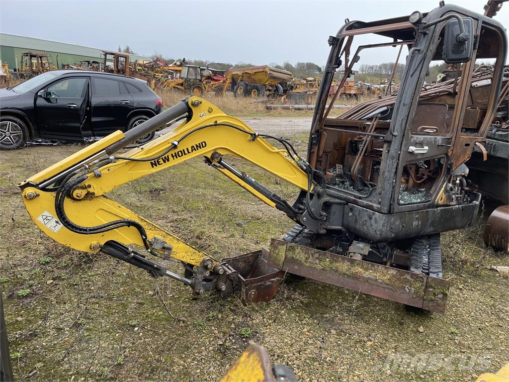 New Holland E19D - til ophug حفارات زحافة