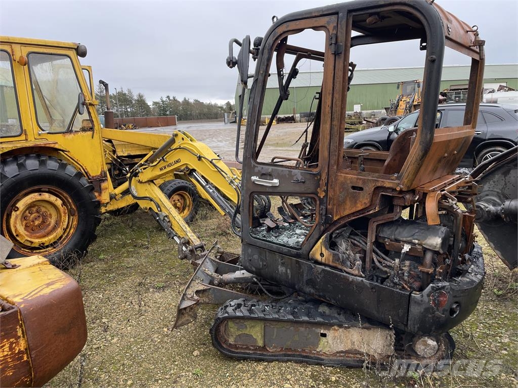 New Holland E19D - til ophug حفارات زحافة