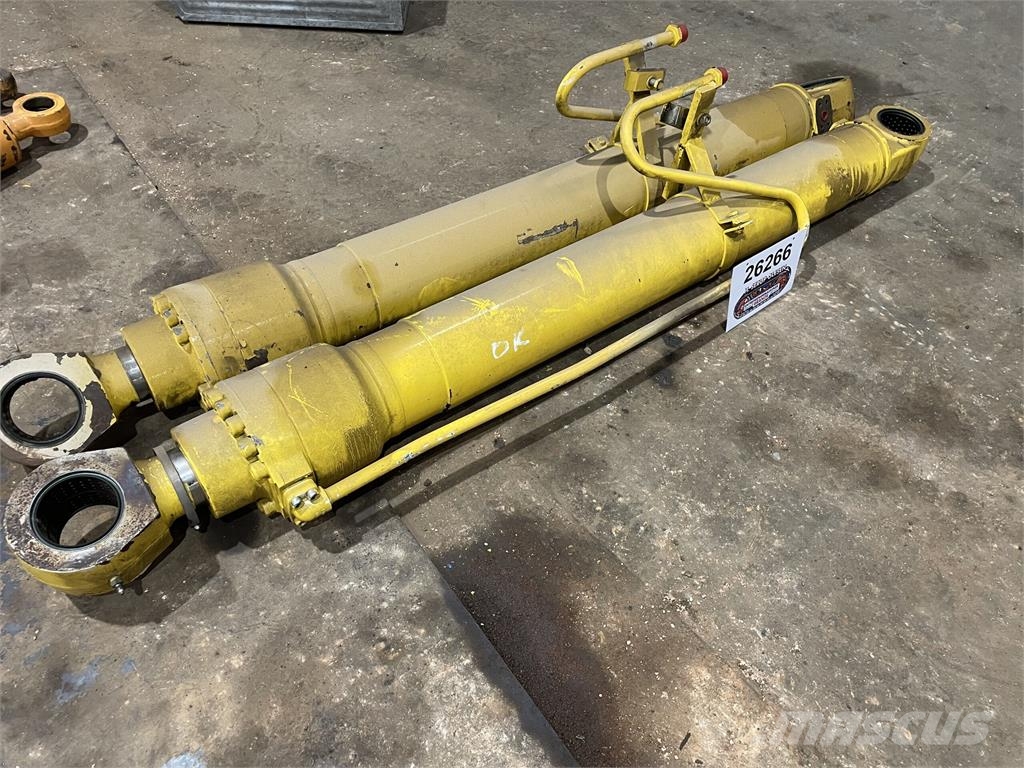 New Holland E215 Løftecylinder Hydraulics