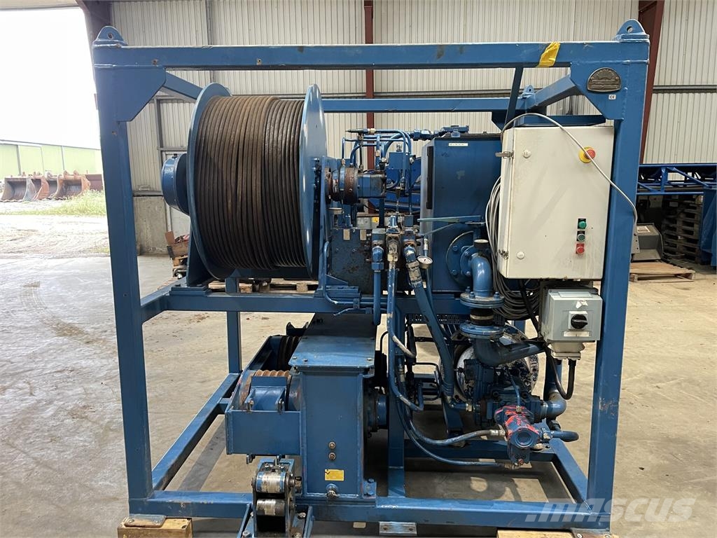  Nørlau 4000/18 el-hydraulisk spil Guinchos, elevadores e elevações de materiais
