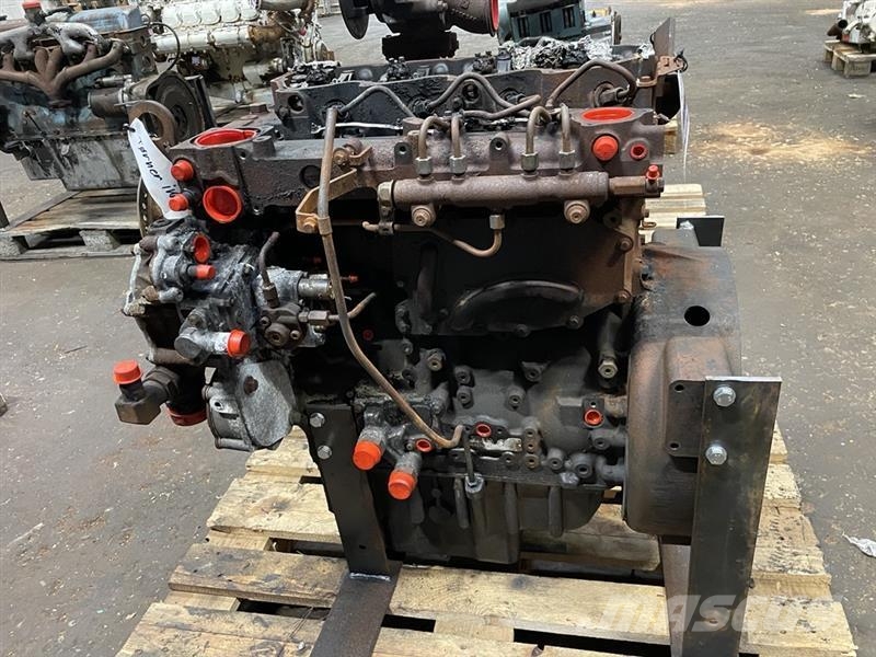 Perkins 1204E-EAAT motor - kun til dele Двигуни