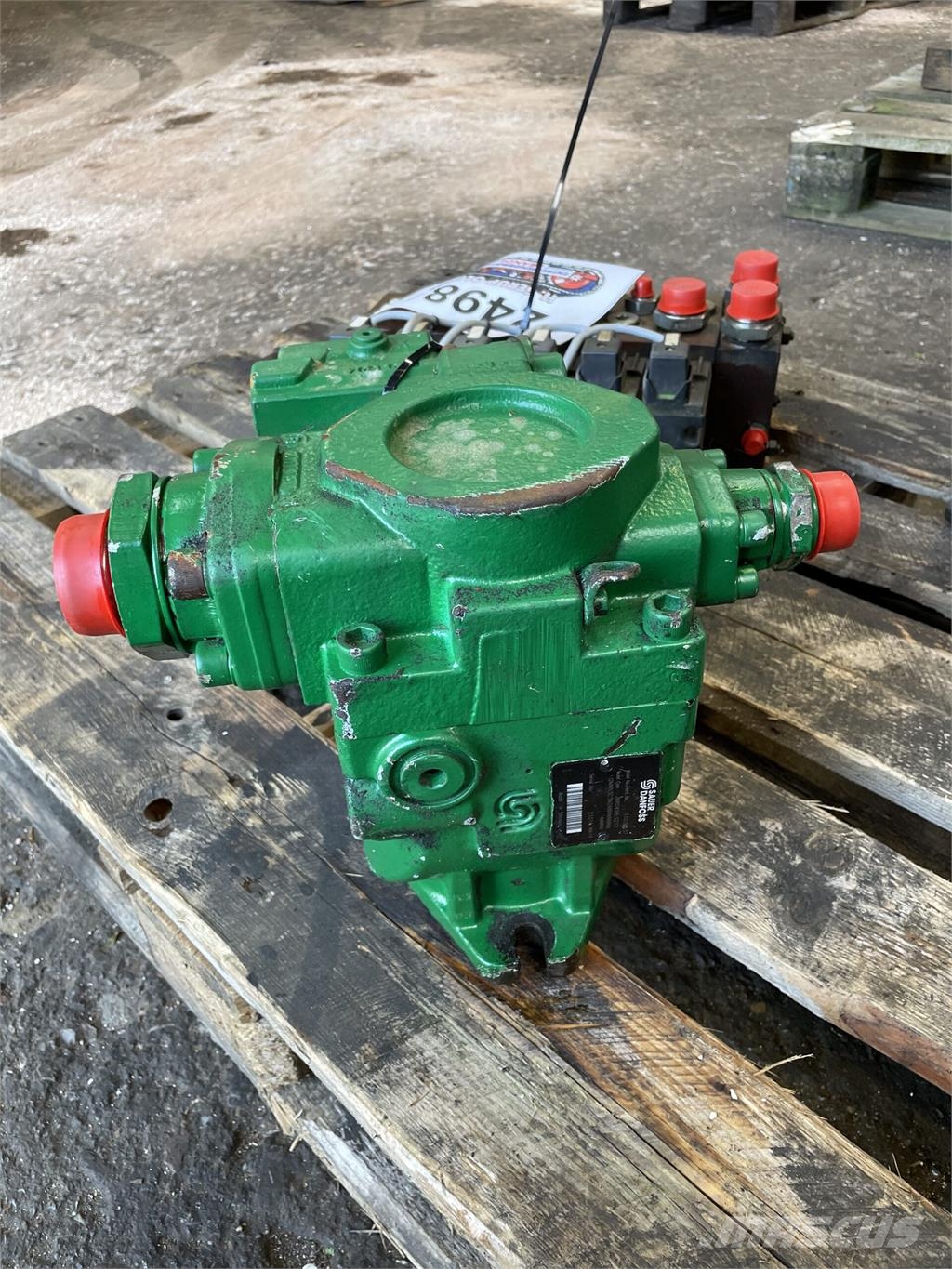 Sauer Danfoss Model 110 30737 Hydr. motor - low hours Hydraulics