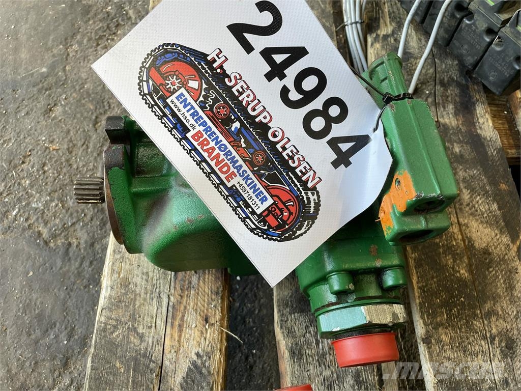 Sauer Danfoss Model 110 30737 Hydr. motor - low hours Hydraulics