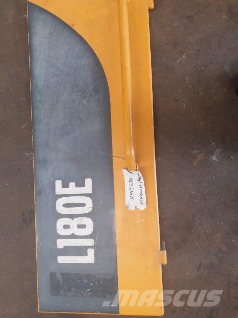 Sidepanel, højre ex. Volvo L180E snr. 6140 Diger parçalar