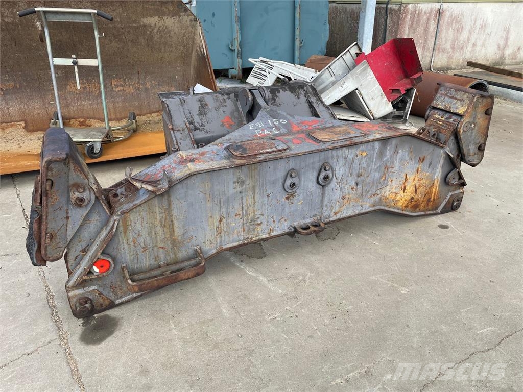 Støtteben, komplet ex. Volvo EW150 s/n P00286 - år Ďalšie komponenty