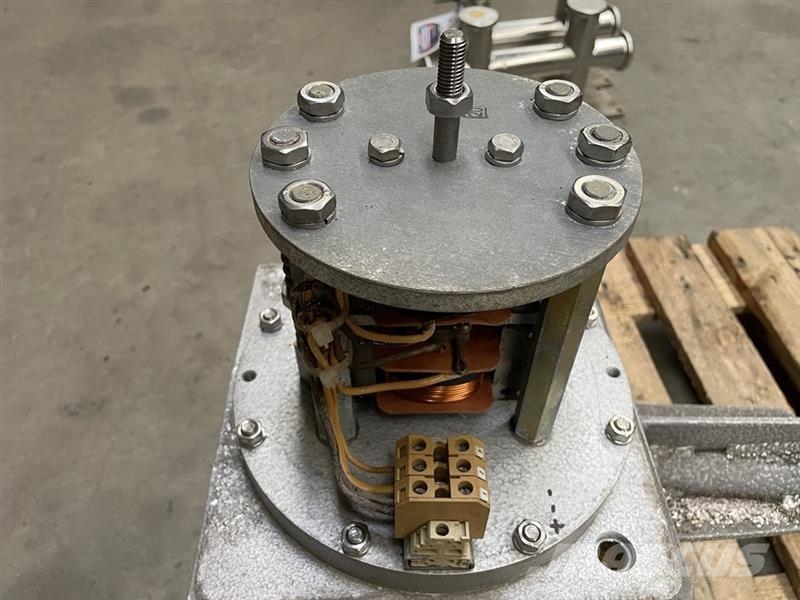  Tågehorn, elektrisk. وحدات المحركات البحرية