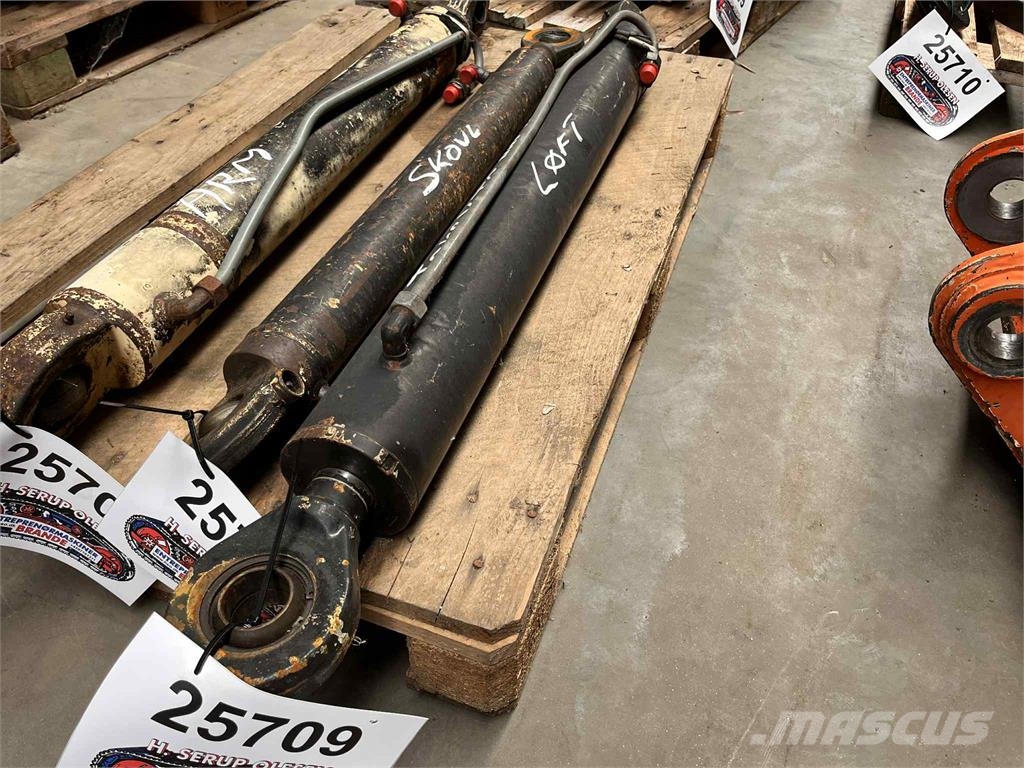 Terex TC48/Schaeff HR18 bomcylinder Hydraulics