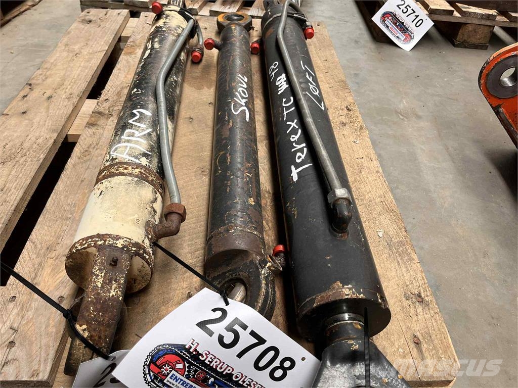 Terex TC48/Schaeff HR18 skovlcylinder Hydraulics