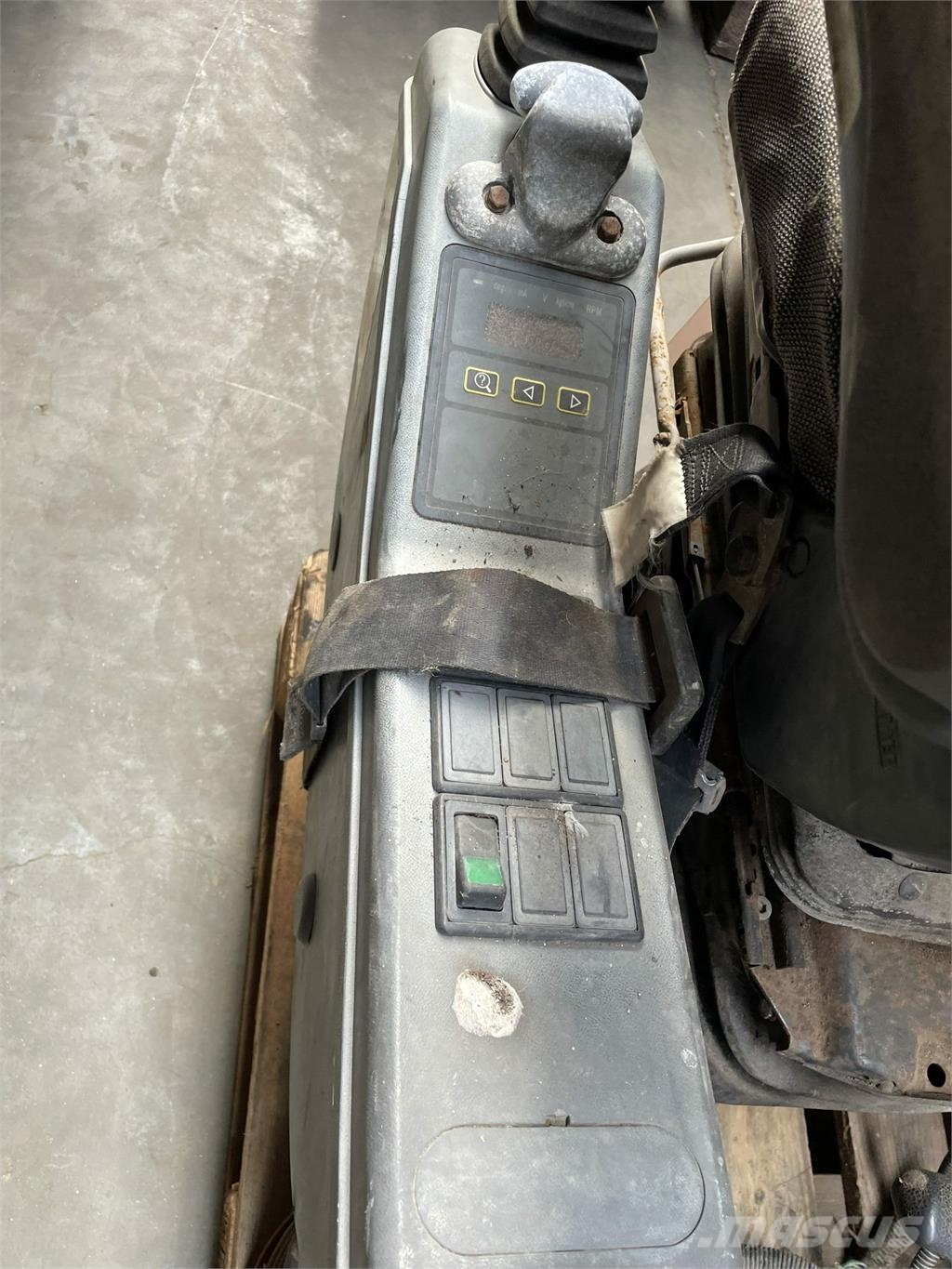 Volvo EC210LC Sæde med el- og joystik 其他组件