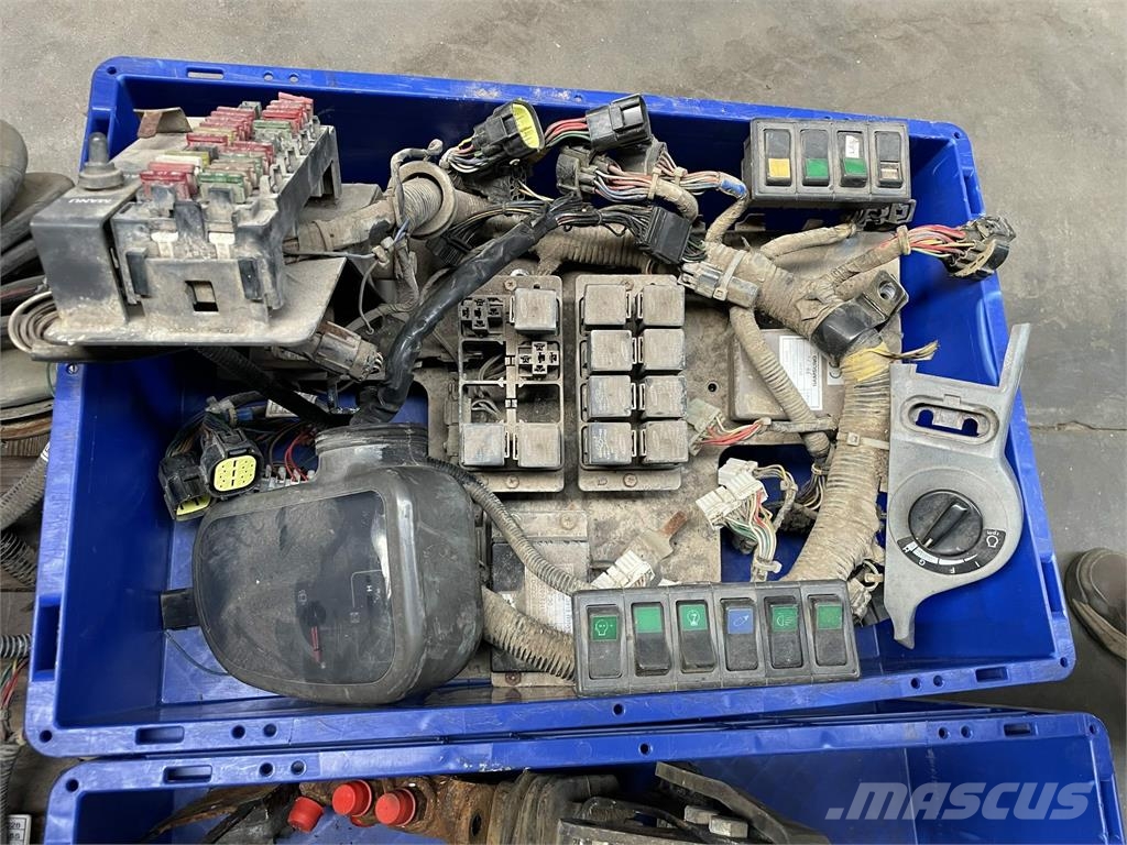Volvo EC210LC Sæde med el- og joystik 其他组件