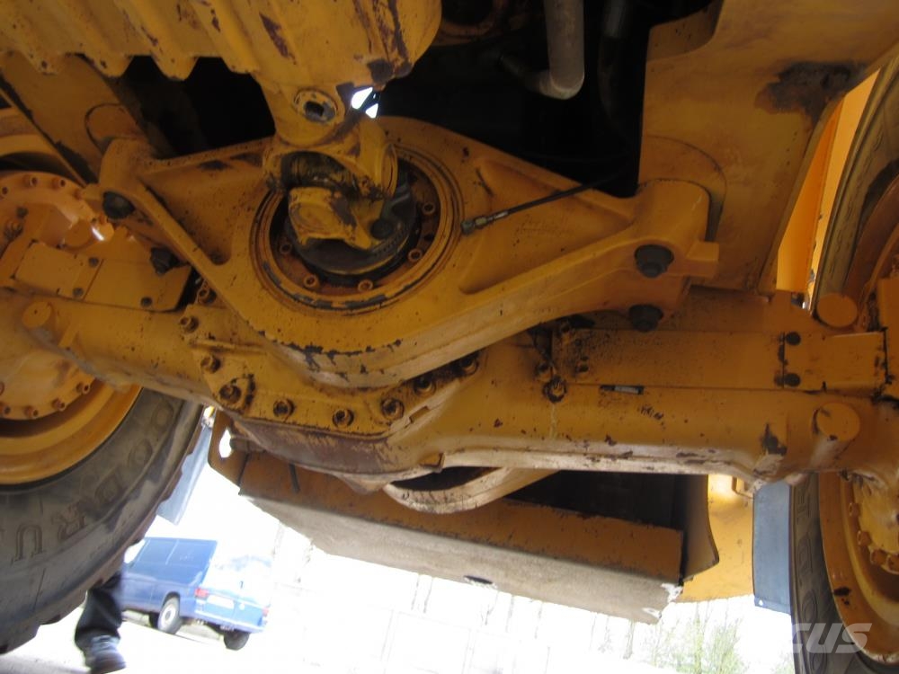 Volvo L180E læssemaskine til ophug Incarcator pe pneuri