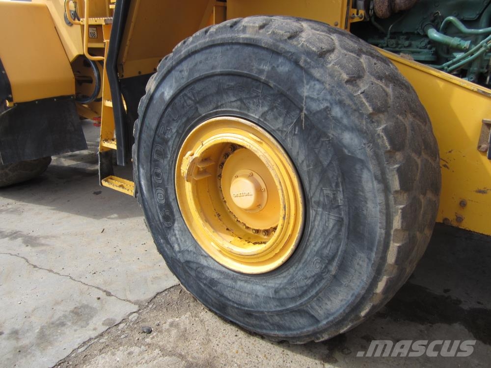 Volvo L180E læssemaskine til ophug Incarcator pe pneuri