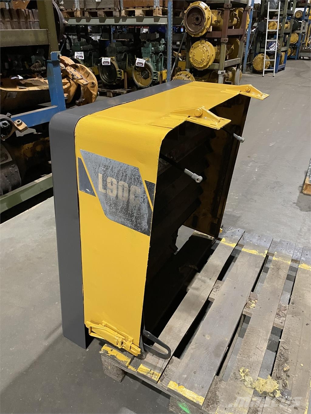 Volvo L90C kølerhjelm Diger parçalar