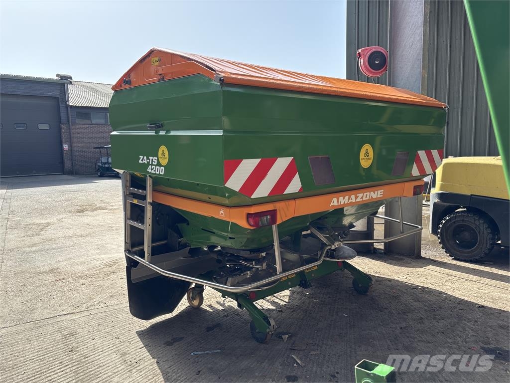 Amazone ZA-TS 4200 معدات فرد المواد المعدنية