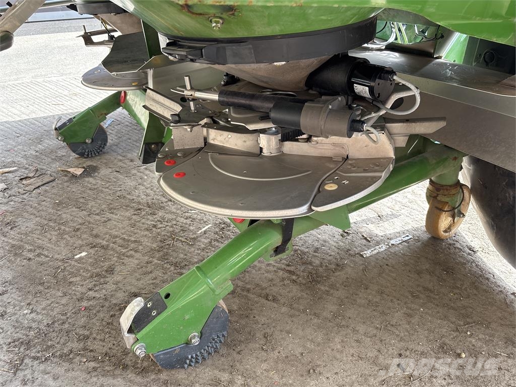 Amazone ZA-TS 4200 معدات فرد المواد المعدنية