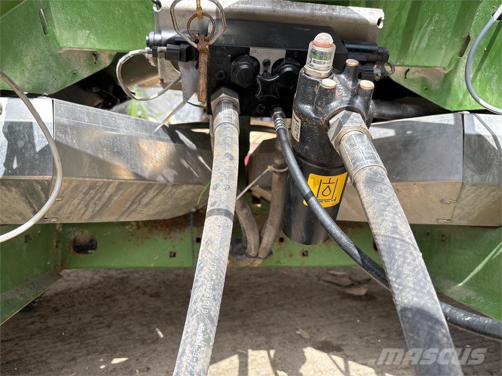 Amazone ZA-TS 4200 معدات فرد المواد المعدنية