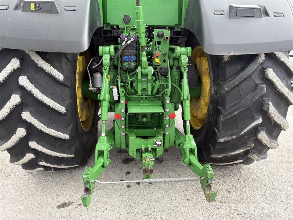 John Deere Traktoriai