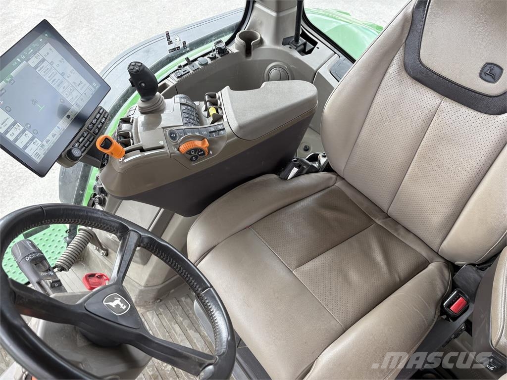 John Deere Traktoriai