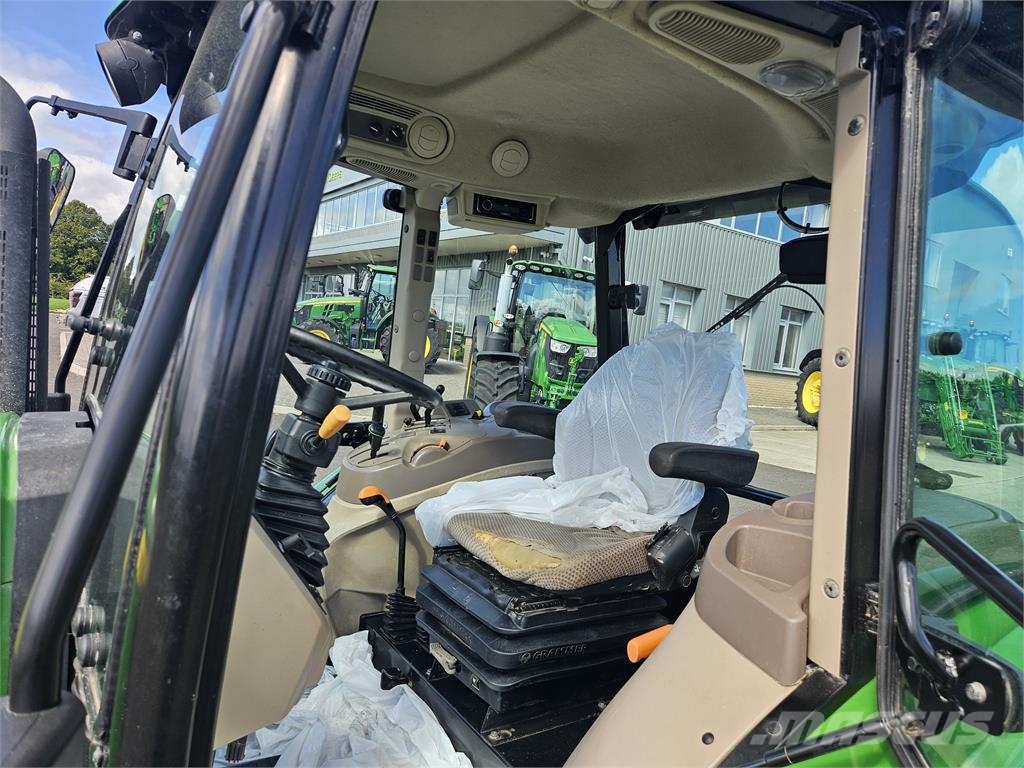 John Deere 5058E Traktoriai
