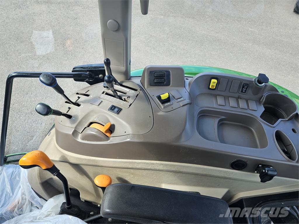 John Deere 5058E Traktoriai