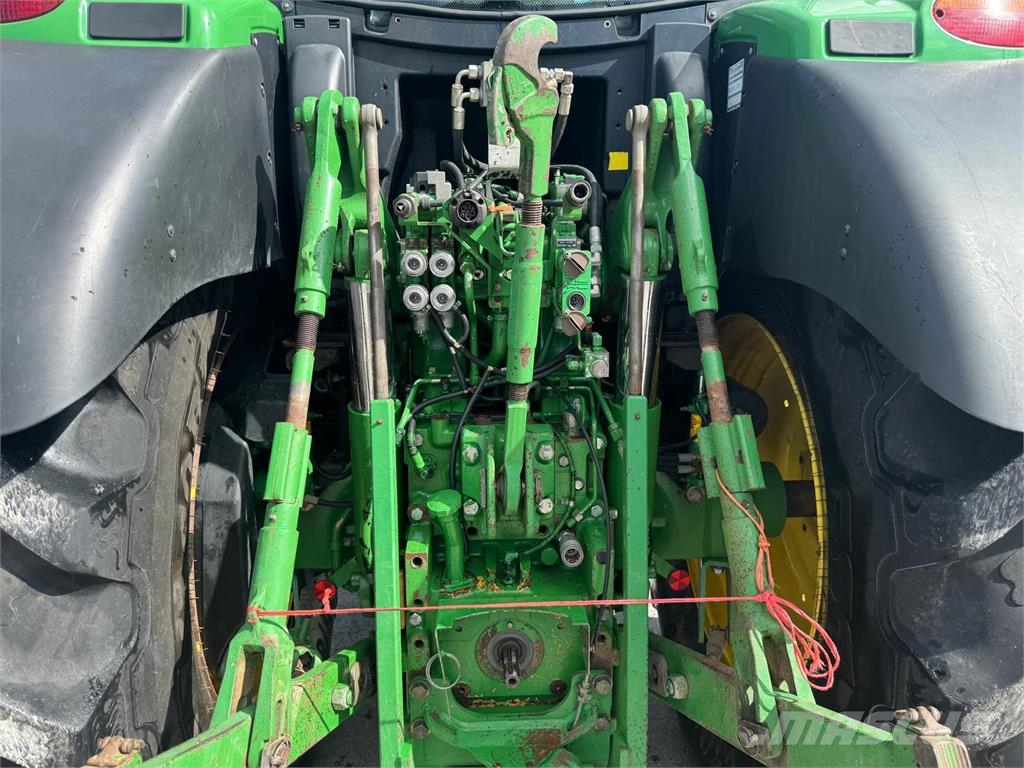 John Deere 6210R Traktoriai