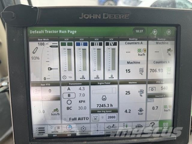 John Deere 6215R Traktori