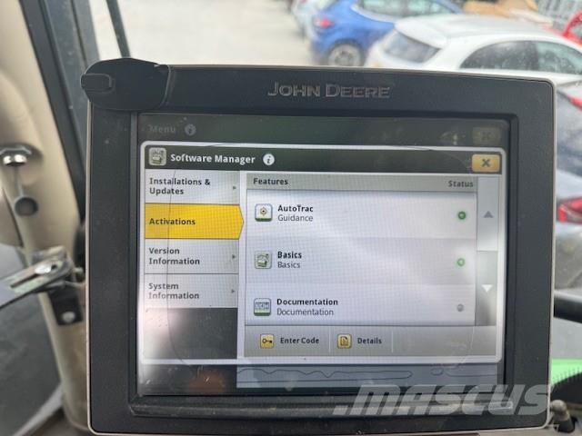 John Deere 6215R Traktori