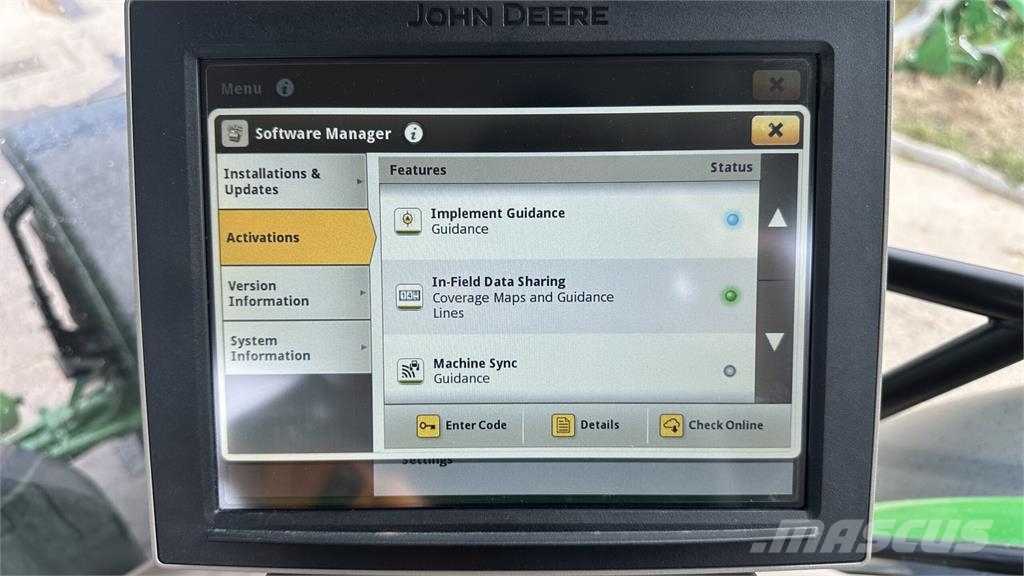 John Deere 6215R Traktoriai