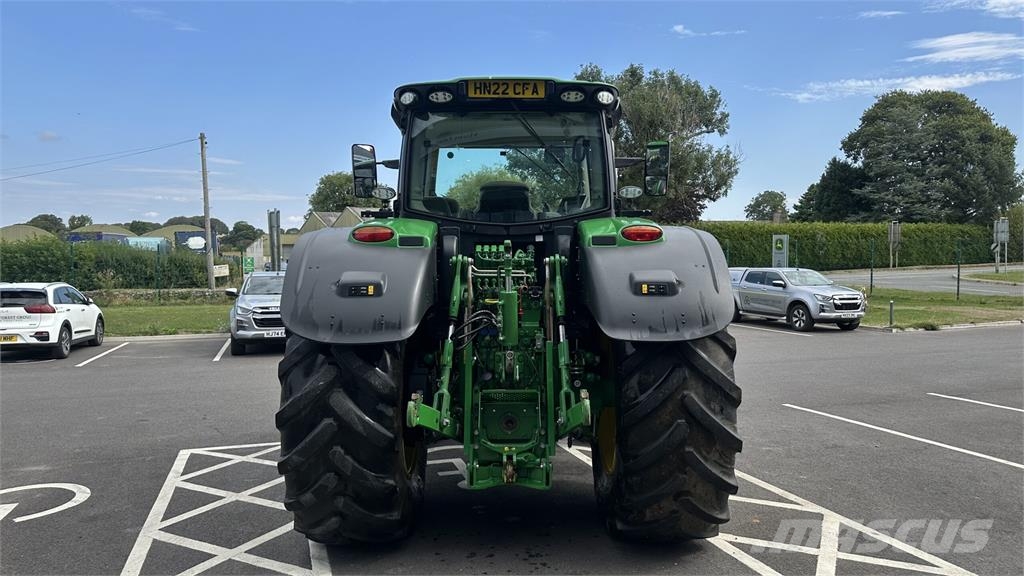 John Deere 6215R Traktoriai