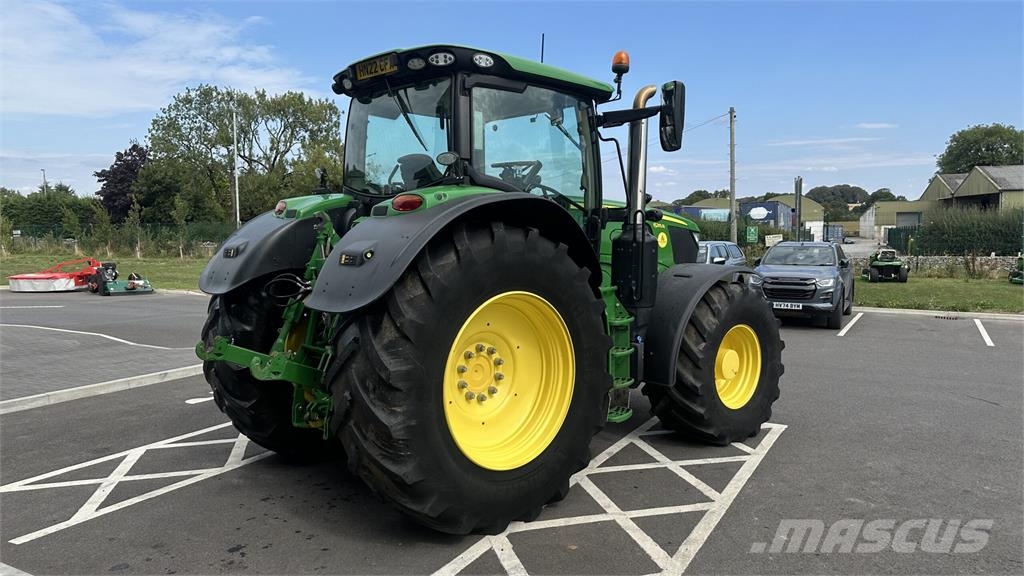 John Deere 6215R Traktoriai