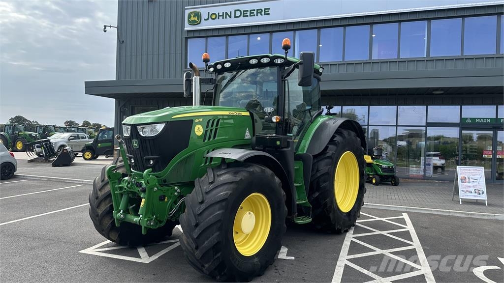 John Deere 6215R Traktoriai