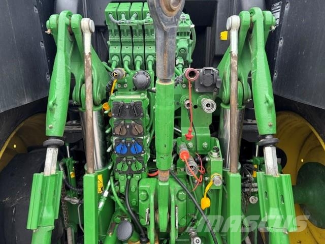 John Deere 6215R Traktorok