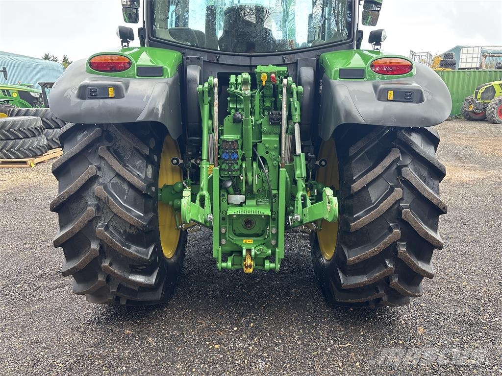John Deere 6R 140 الجرارات