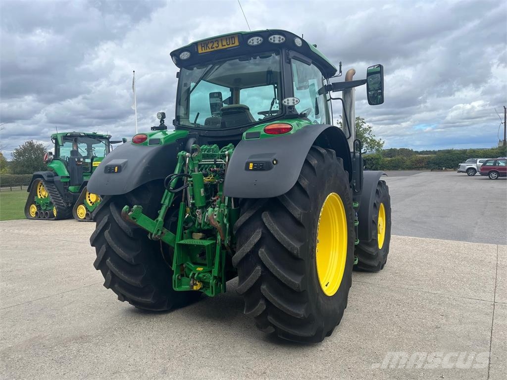 John Deere 6R 215 Traktoriai