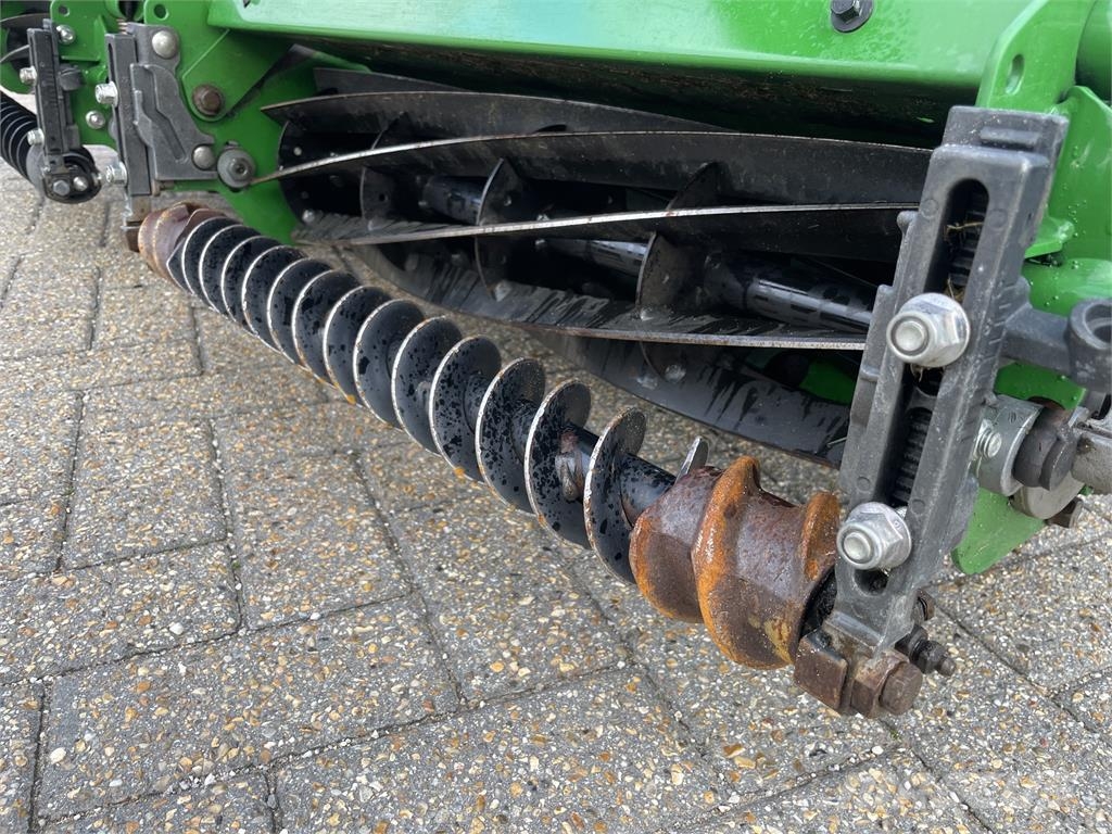 John Deere 7200 Газонокосилки