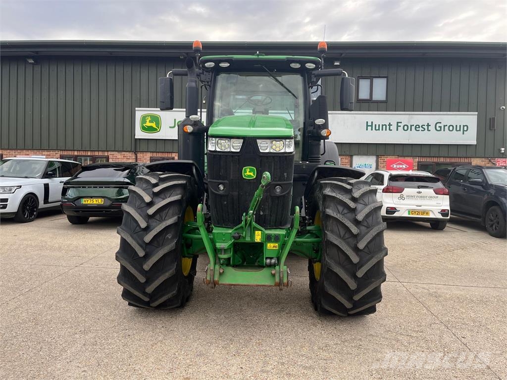 John Deere 7250R Tractoren