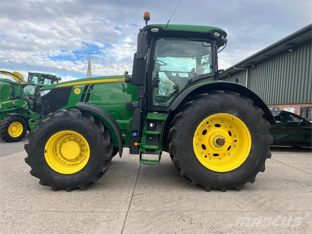 John Deere 7250R Tractoren