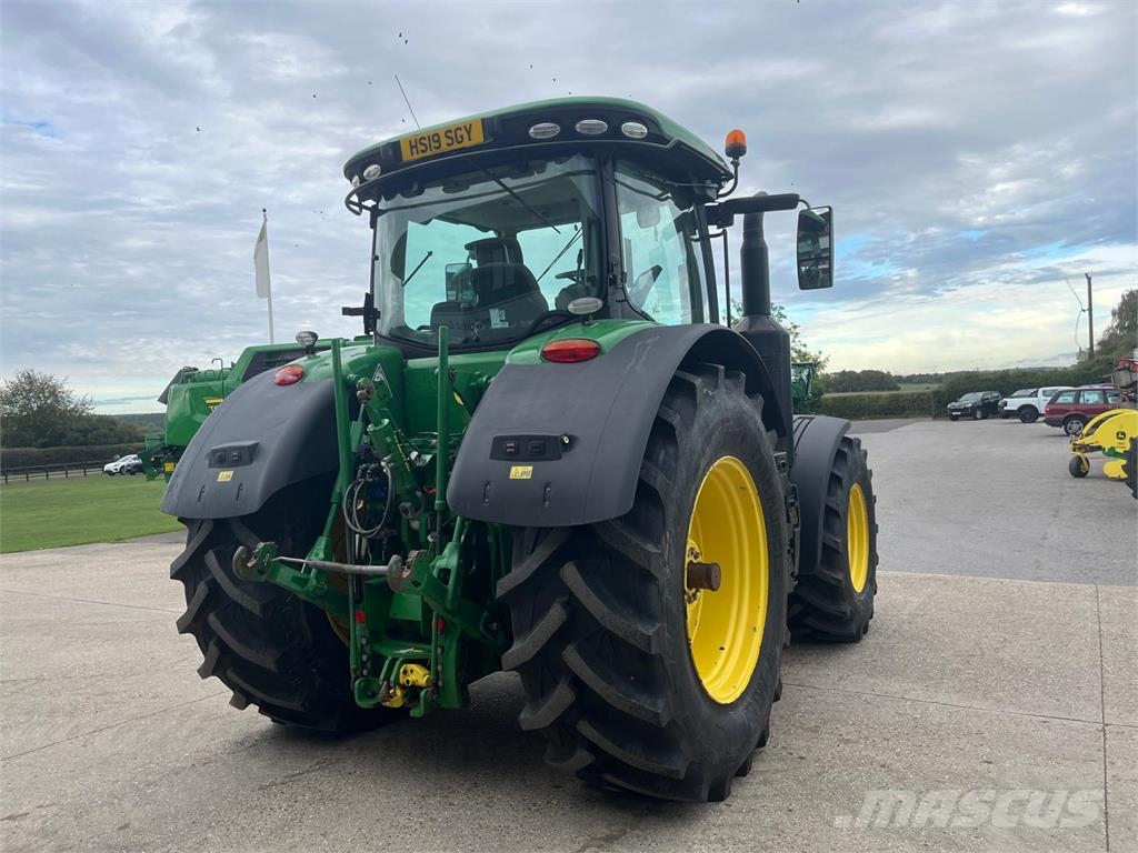 John Deere 7250R Tractoren