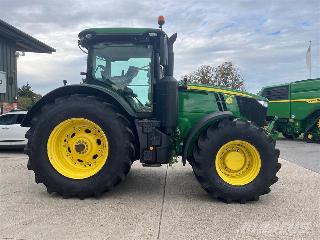 John Deere 7250R Tractoren