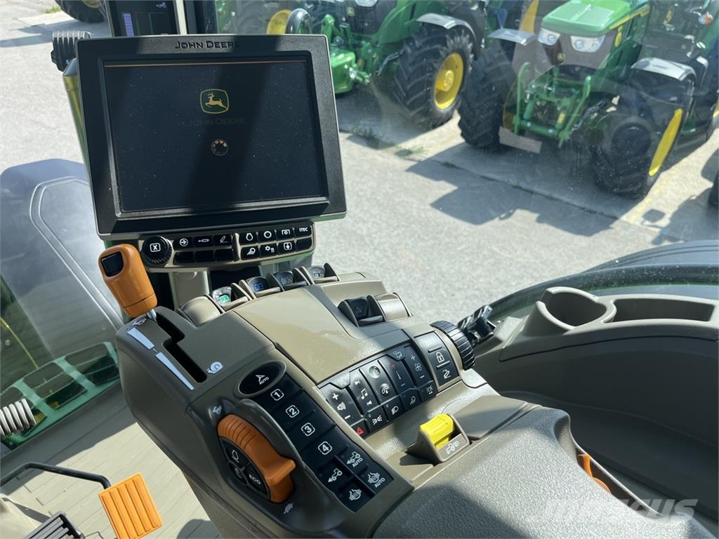 John Deere 7R 330 Трактори