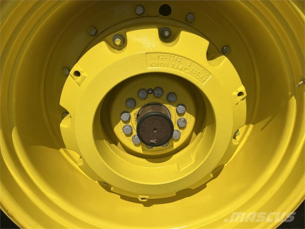 John Deere 7R 330 Трактори