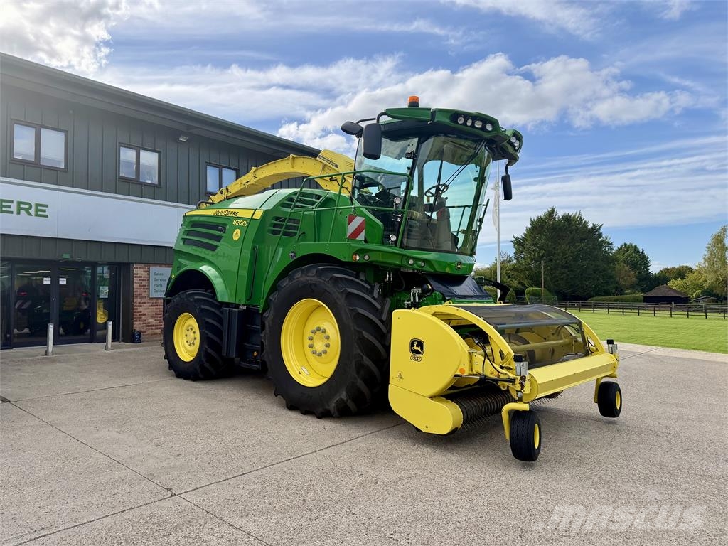 John Deere 8200 Forage harvesters