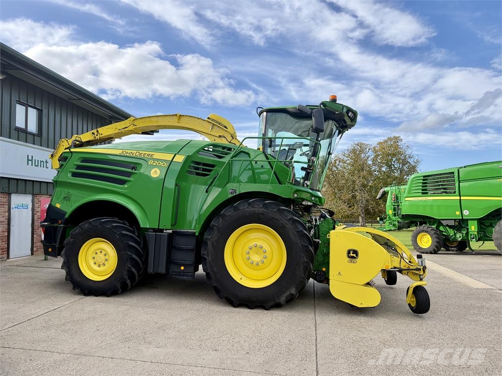 John Deere 8200 Forage harvesters